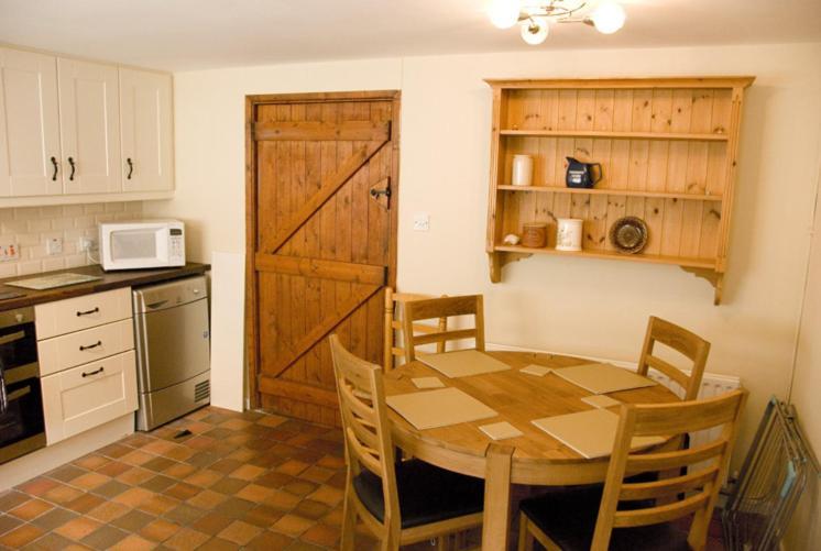 Slieve Donard Cottage Widows Row Cottages Newcastle  Eksteriør billede